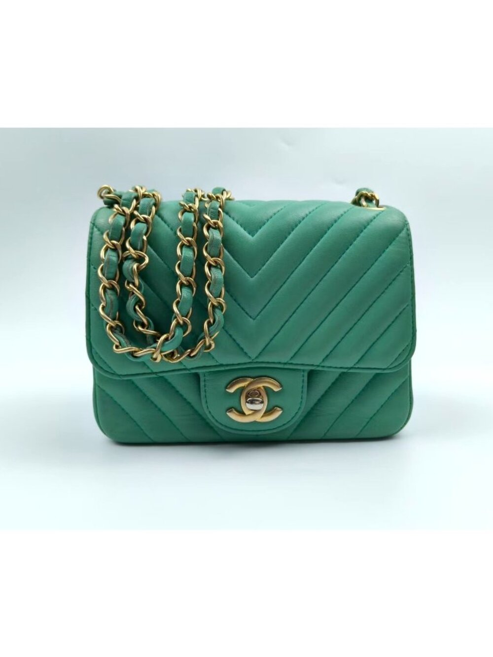 Pre-Owned Chanel Square Classic Chevron Single Flap Lambskin Mini Crossbody Bag